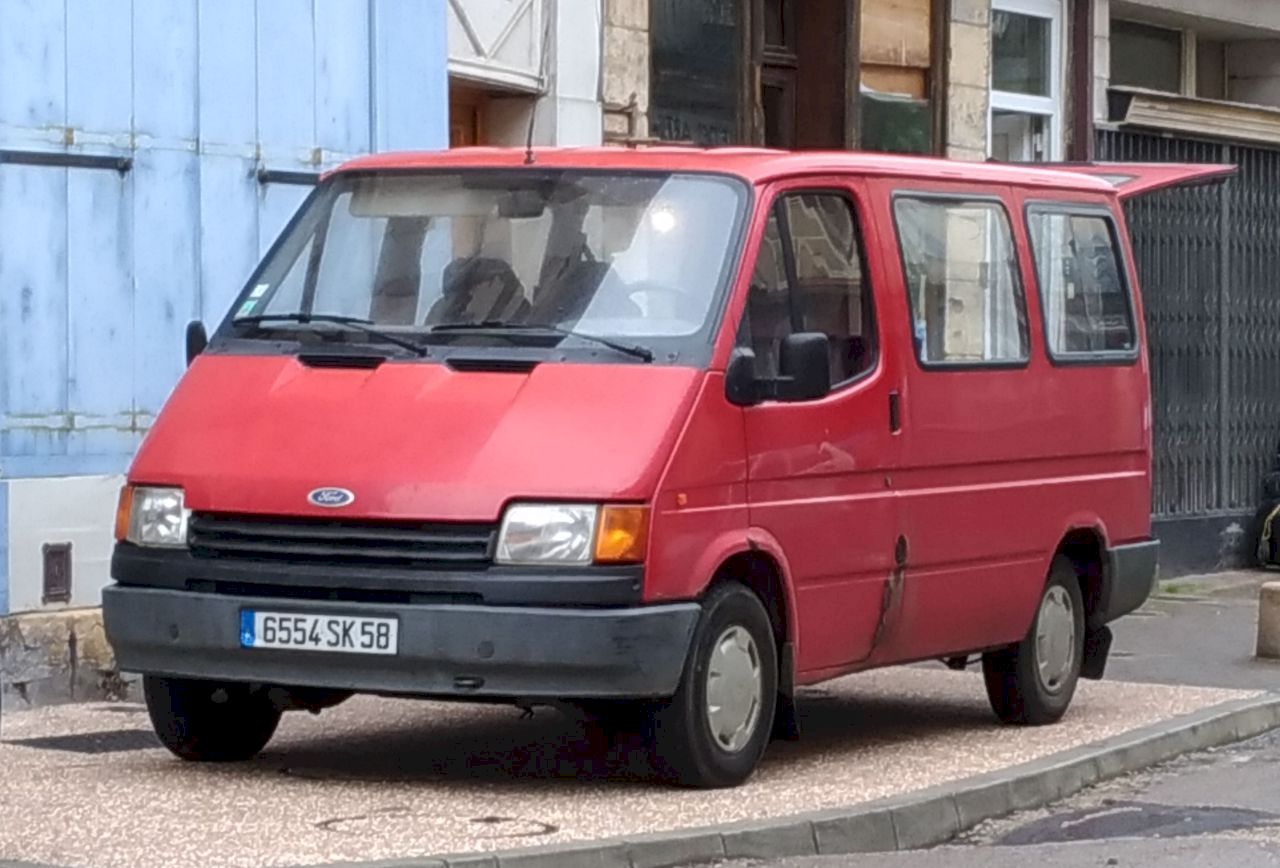 Các đời xe Ford Transit: lịch sử hình thành